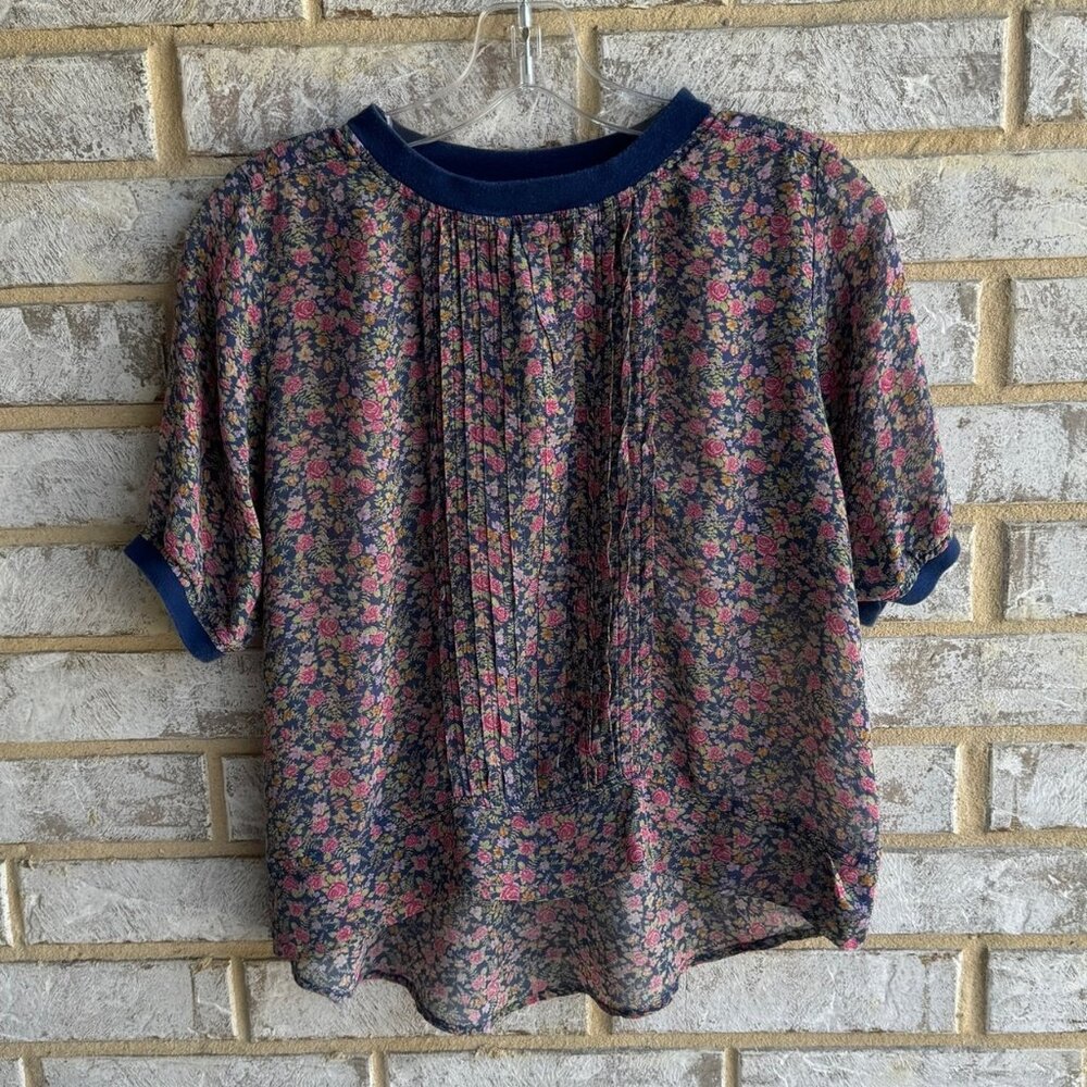 One fine day 100% Silk Short Sleeve Blouse Women's Size S.